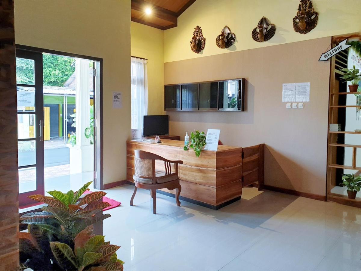 Maple Tree Homestay Maguwo エクステリア 写真